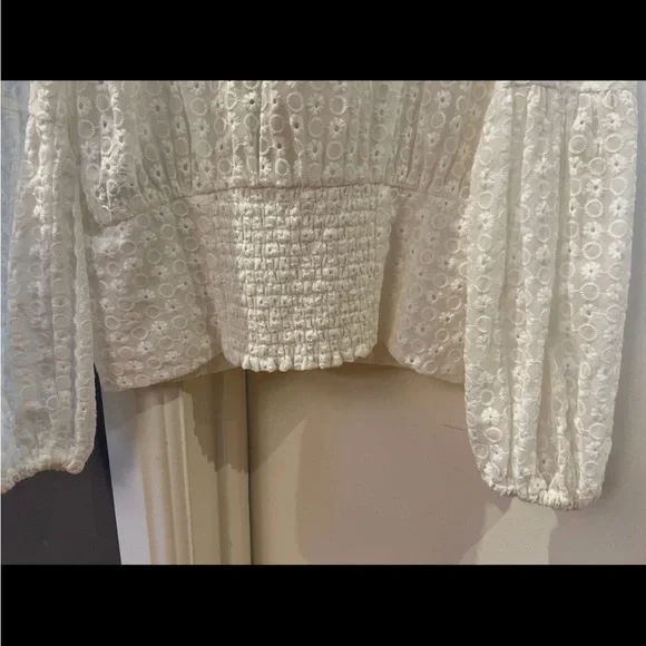 Bardot white beautiful blouse size AU 8 - Picture 5 of 6